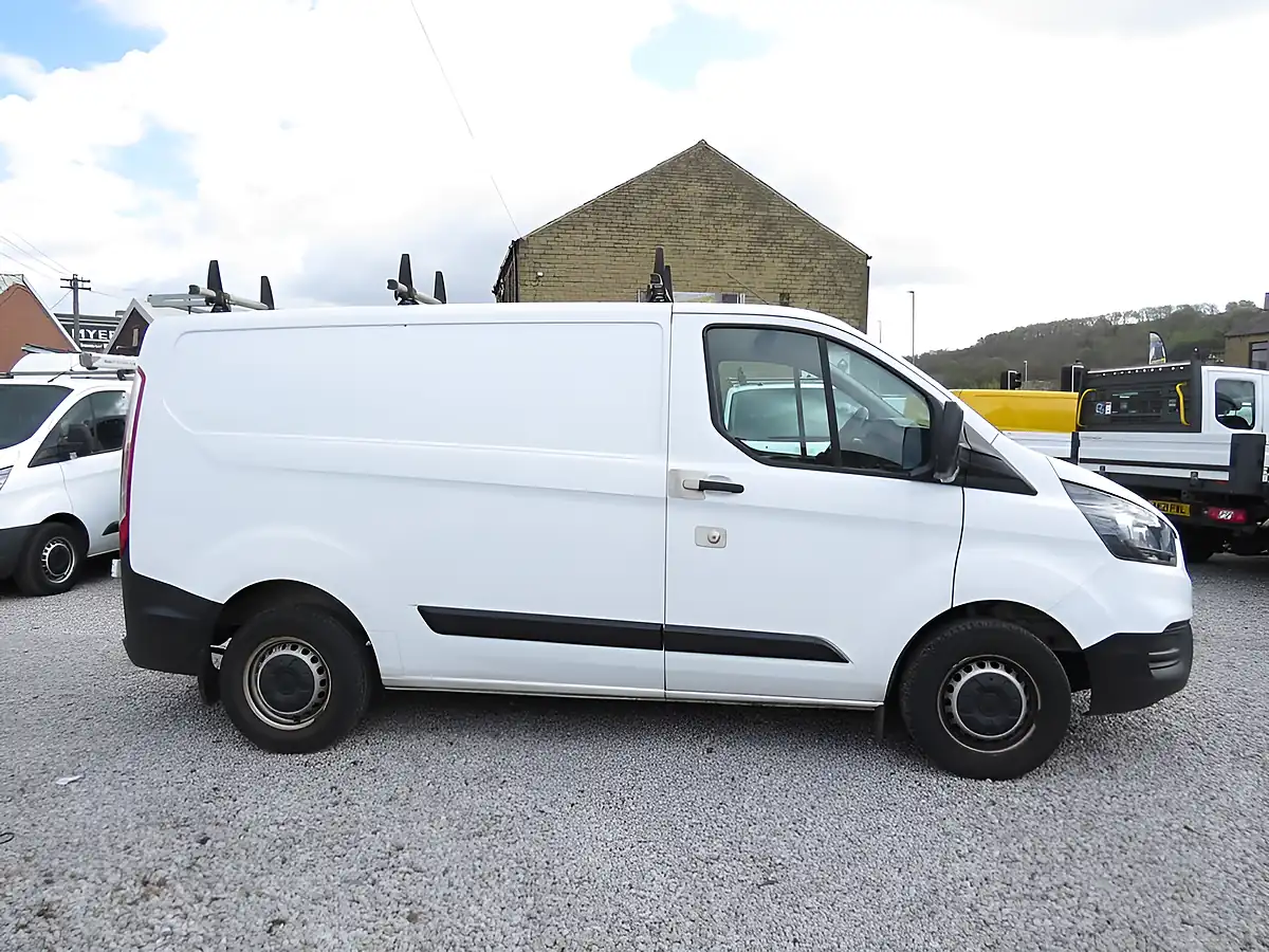 Used 2019 Ford Transit Custom 300 L1 H1 White - Interior and Exterior details 11