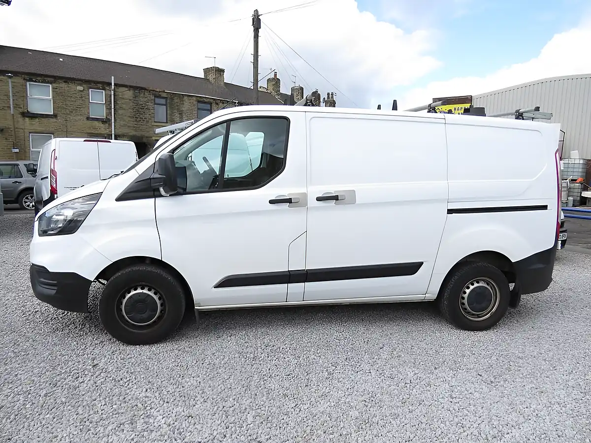 Used 2019 Ford Transit Custom 300 L1 H1 White - Interior and Exterior details 12