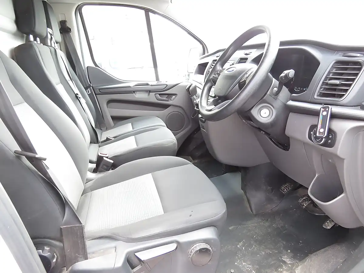 Used 2019 Ford Transit Custom 300 L1 H1 White - Interior and Exterior details 3