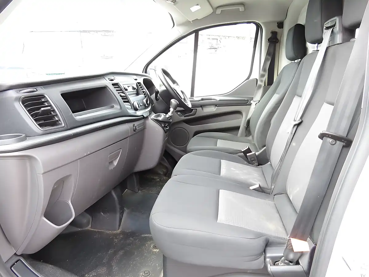Used 2019 Ford Transit Custom 300 L1 H1 White - Interior and Exterior details 8