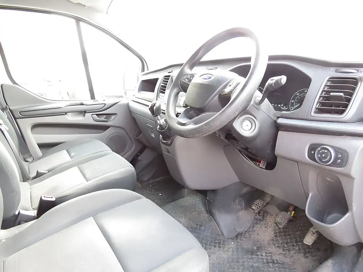 Used 2019 Ford Transit Custom 300 L1 H1 White - Interior and Exterior details 3