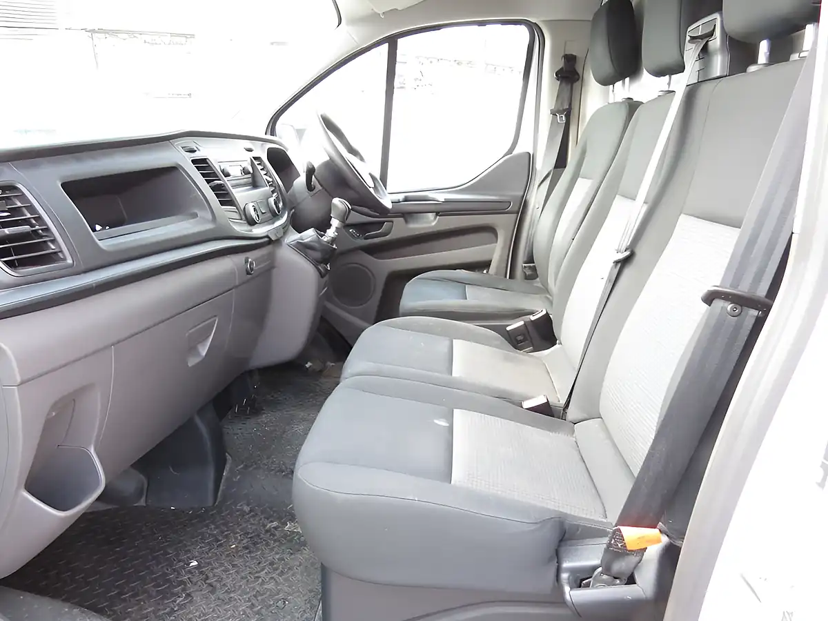 Used 2019 Ford Transit Custom 300 L1 H1 White - Interior and Exterior details 7