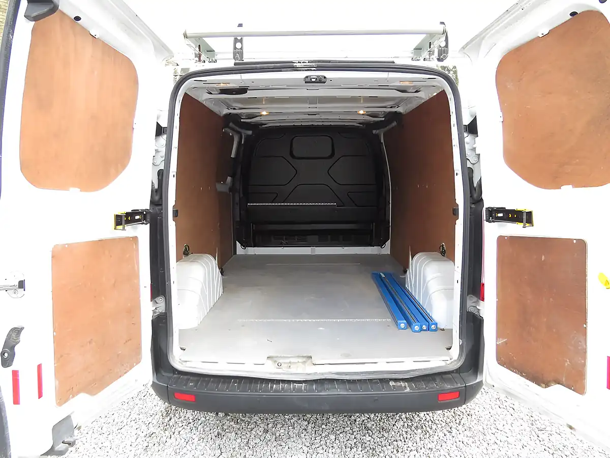 Used 2019 Ford Transit Custom 300 L2 H1 White - Interior and Exterior details 10