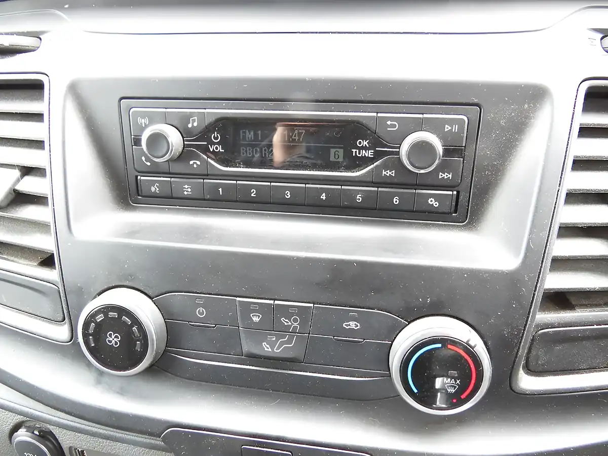 Used 2019 Ford Transit Custom 300 L2 H1 White - Interior and Exterior details 13