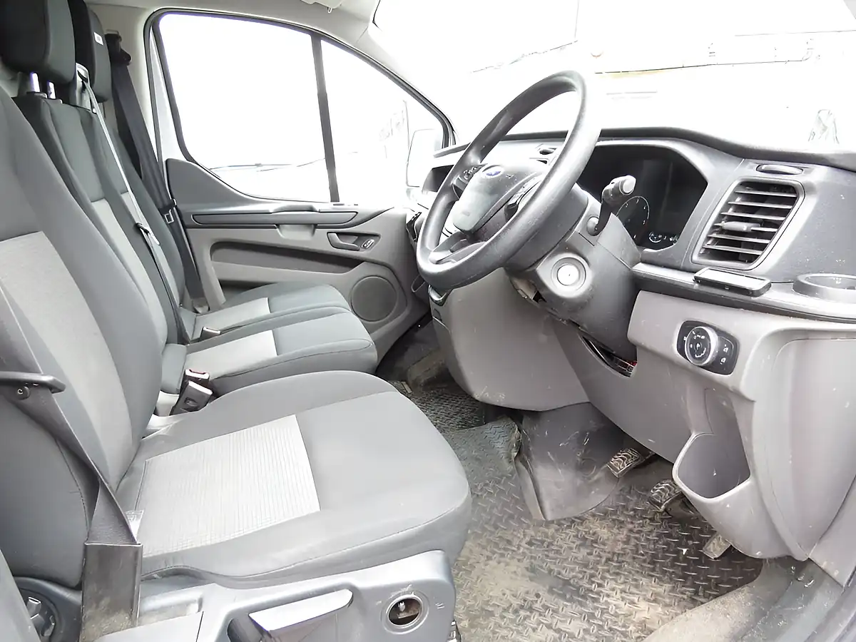 Used 2019 Ford Transit Custom 300 L2 H1 White - Interior and Exterior details 3