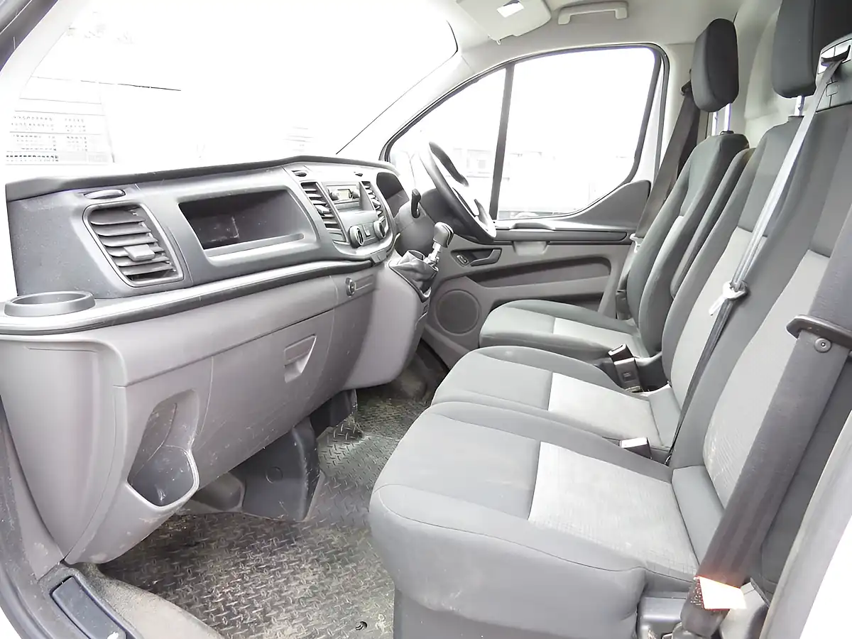 Used 2019 Ford Transit Custom 300 L2 H1 White - Interior and Exterior details 8