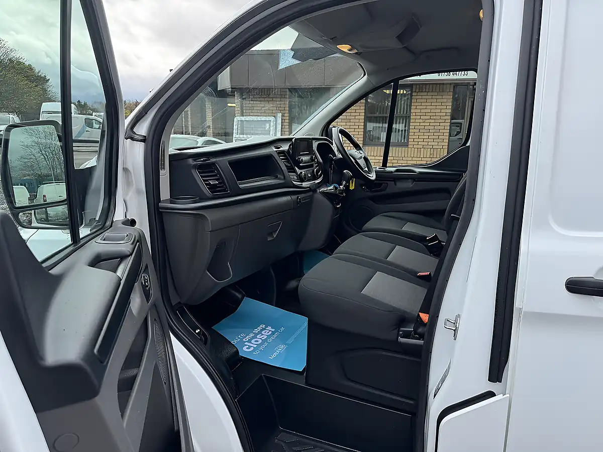 Used 2019 Ford Transit Custom 300 Leader L1H1 P/V - Interior and Exterior details 11