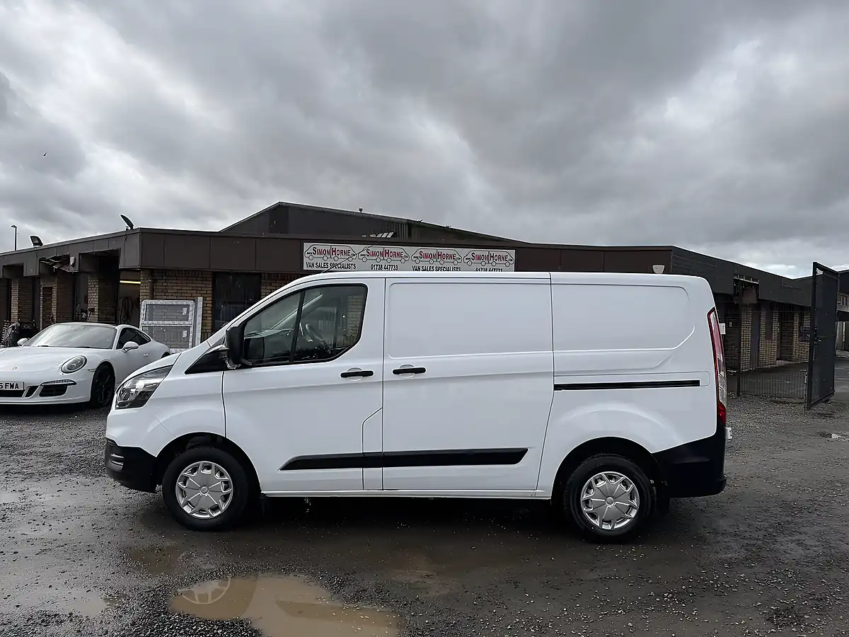 Used 2019 Ford Transit Custom 300 Leader L1H1 P/V - Interior and Exterior details 9