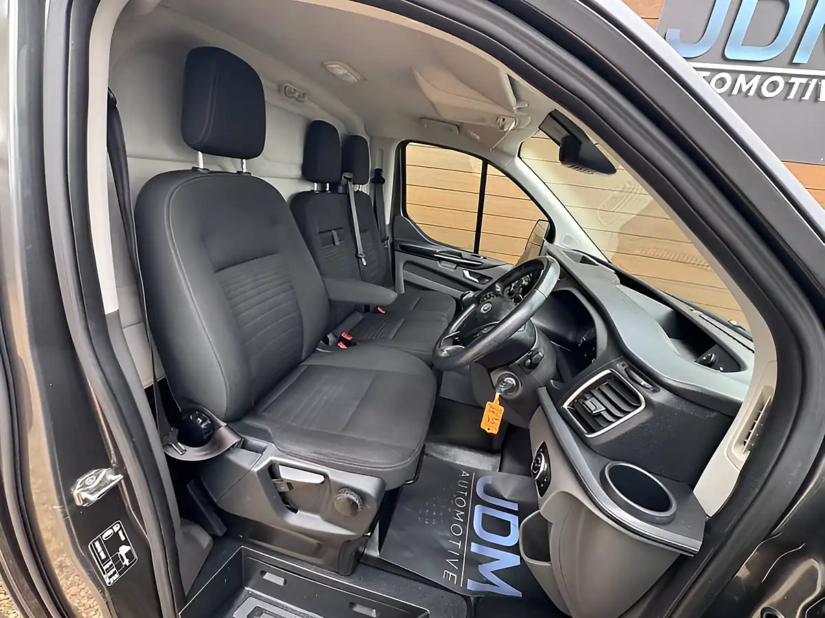 Used 2019 Ford Transit Custom 300 Limited Grey - Interior and Exterior details 17
