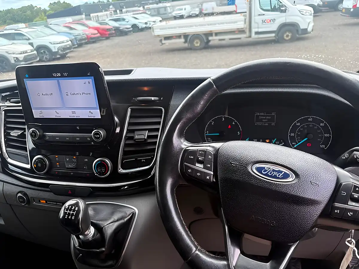 Used 2019 Ford Transit Custom 300 Limited P/V Blue - Interior and Exterior details 13