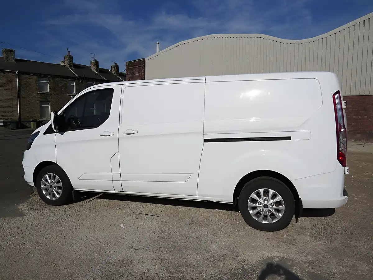 Used 2019 Ford Transit Custom 300 Limited White - Interior and Exterior details 10