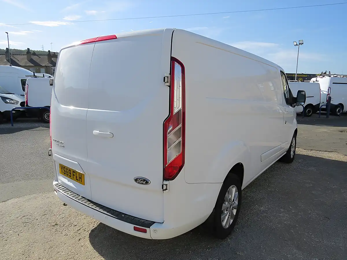 Used 2019 Ford Transit Custom 300 Limited White - Interior and Exterior details 9