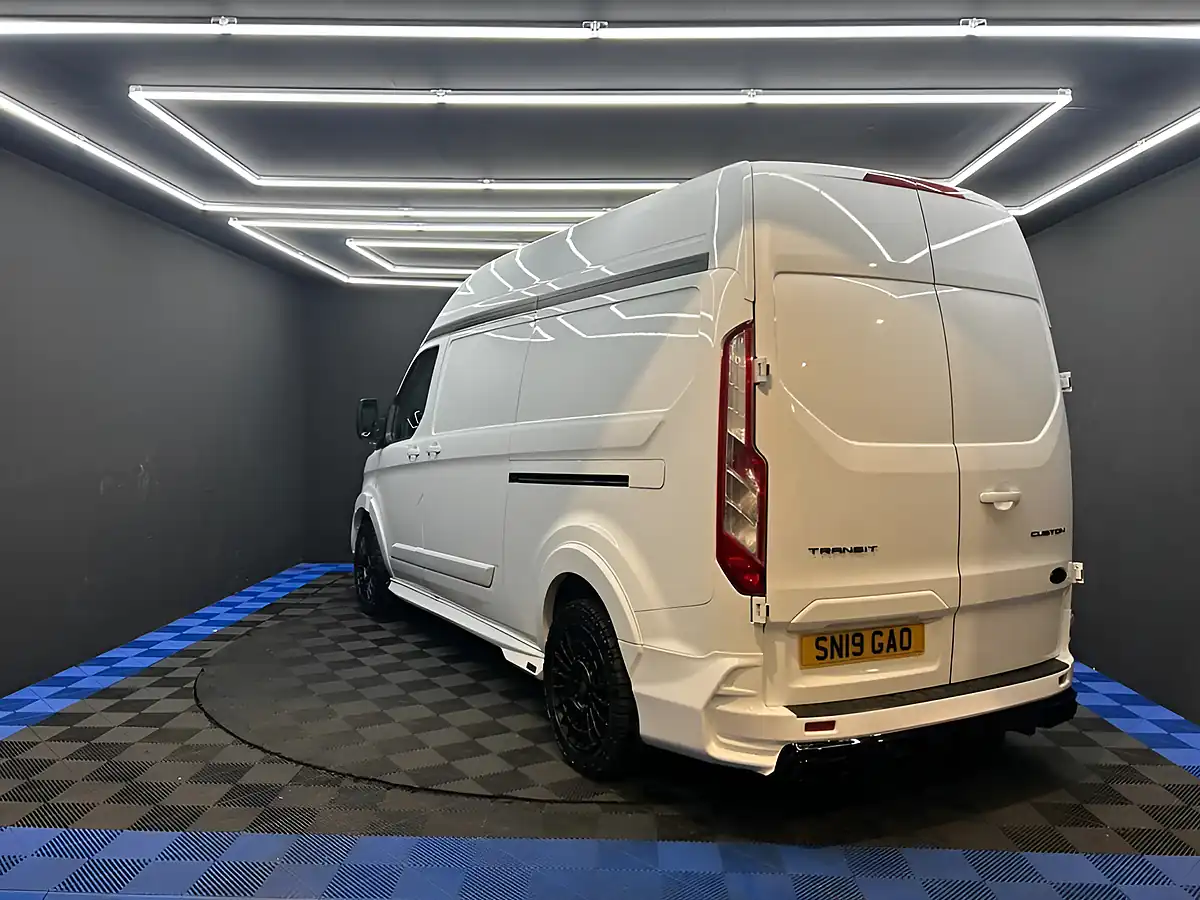 Used 2019 Ford Transit Custom 300 Panel Van L2 H2 White - Interior and Exterior details 16