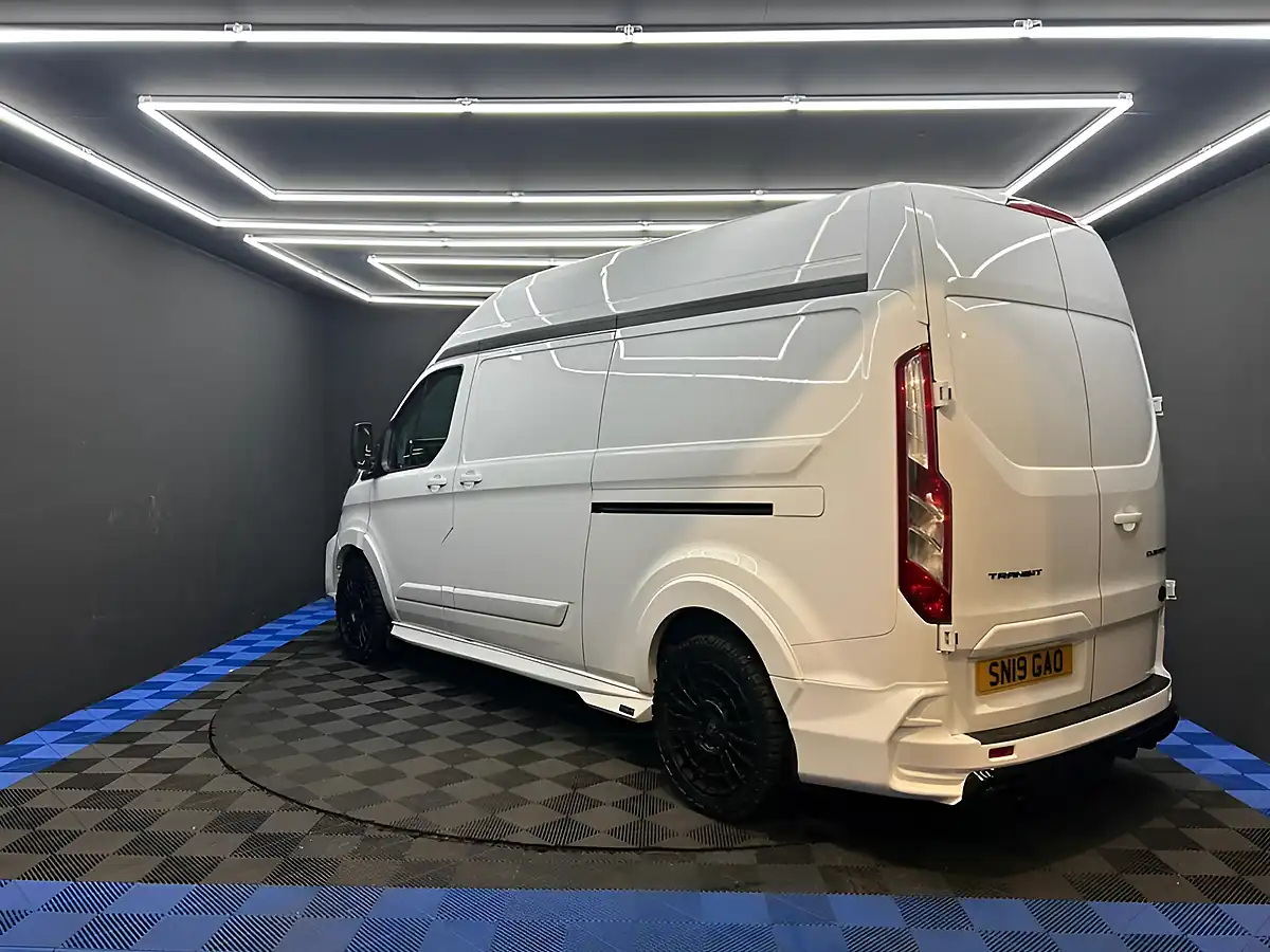 Used 2019 Ford Transit Custom 300 Panel Van L2 H2 White - Interior and Exterior details 18