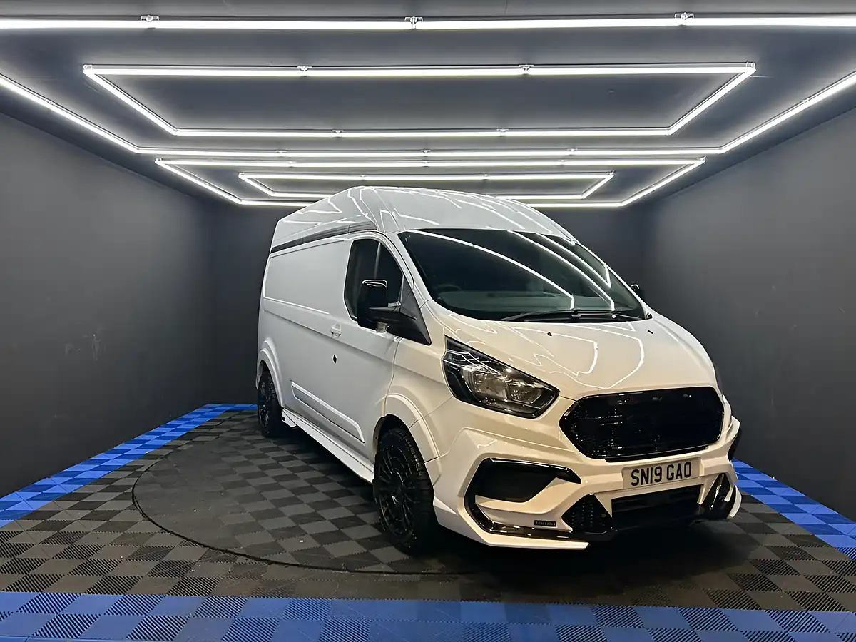 Used 2019 Ford Transit Custom 300 Panel Van L2 H2 White - Interior and Exterior details 5