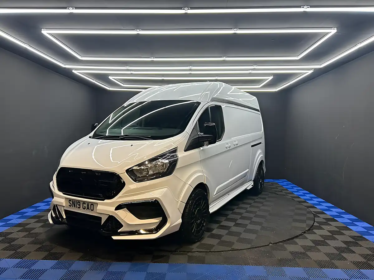 Used 2019 Ford Transit Custom 300 Panel Van L2 H2 White - Interior and Exterior details 9