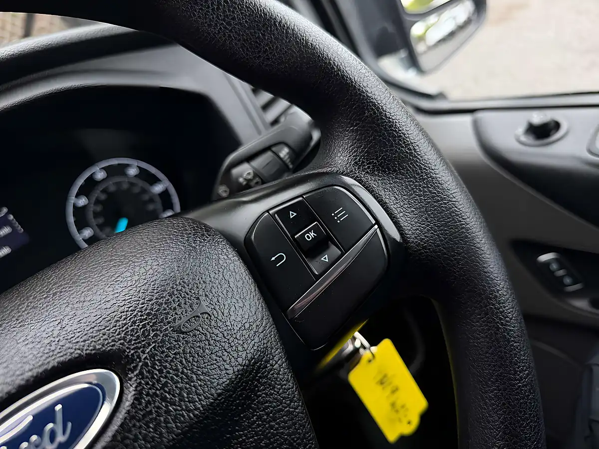 Used 2019 Ford Transit Custom Base White - Interior and Exterior details 17