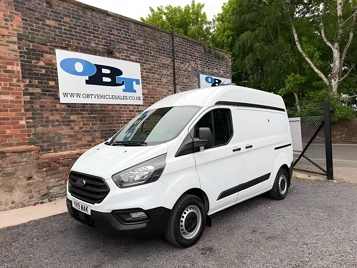 Used 2019 Ford Transit Custom Base White - Interior and Exterior details 4