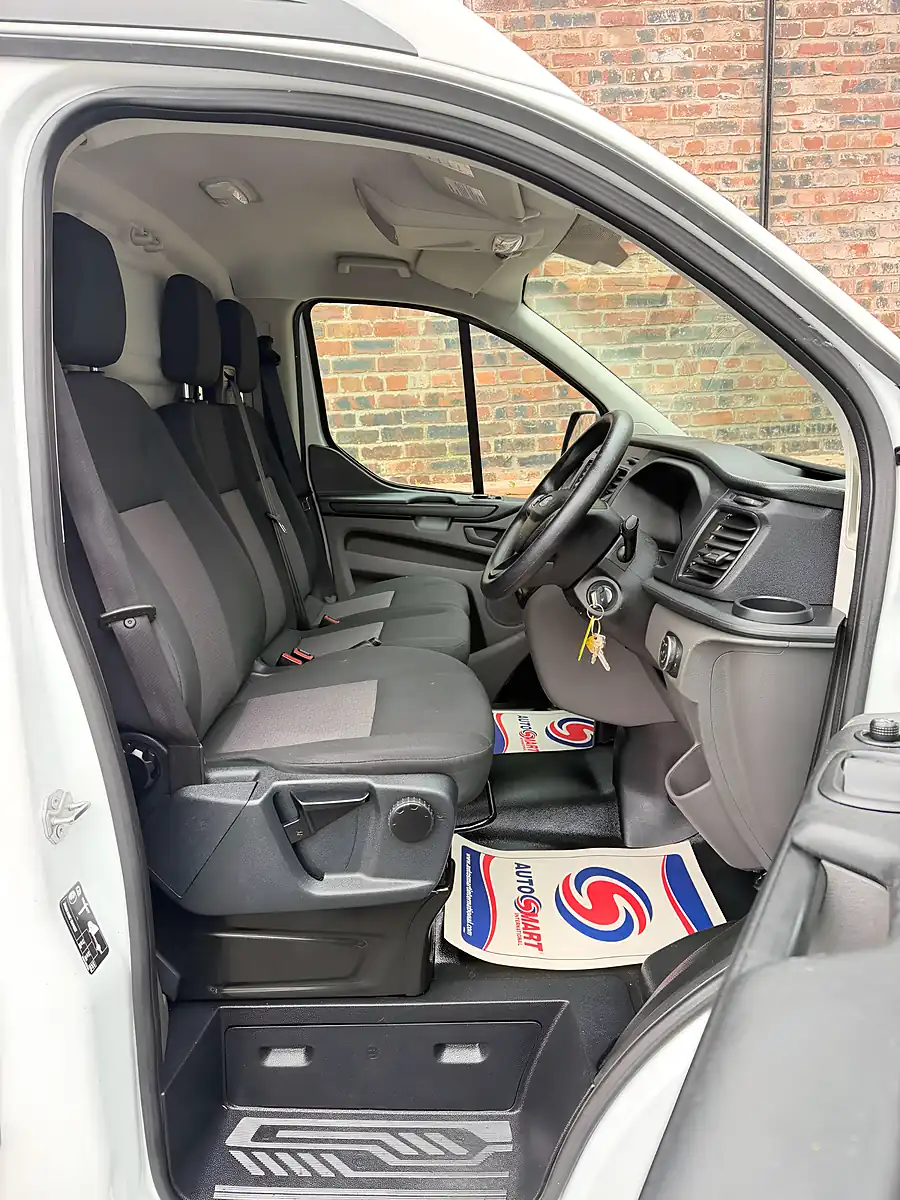 Used 2019 Ford Transit Custom Base White - Interior and Exterior details 7