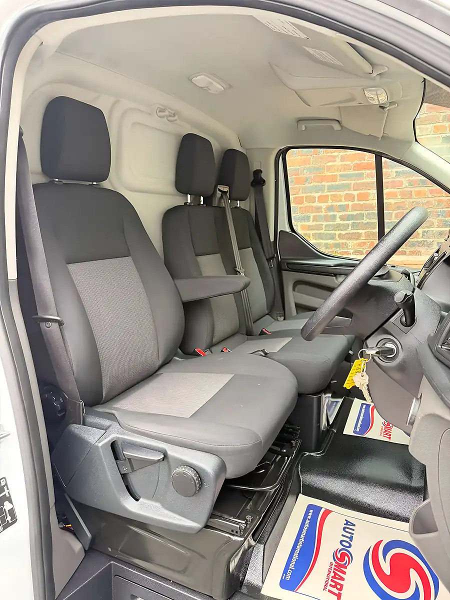 Used 2019 Ford Transit Custom Base White - Interior and Exterior details 9