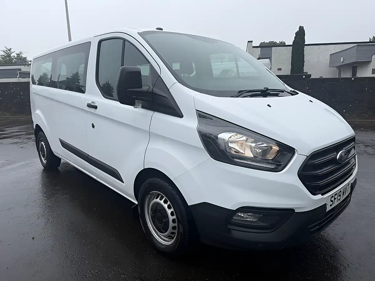 Used 2019 Ford Transit Custom Combi Van White - Front View