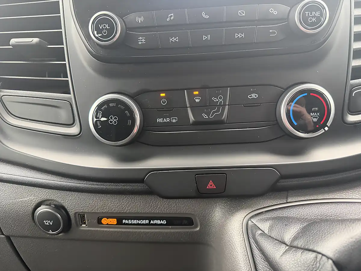 Used 2019 Ford Transit Custom Combi Van White - Interior and Exterior details 17