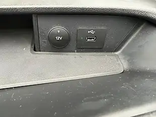 Used 2019 Ford Transit Custom Combi Van White - Interior and Exterior details 19