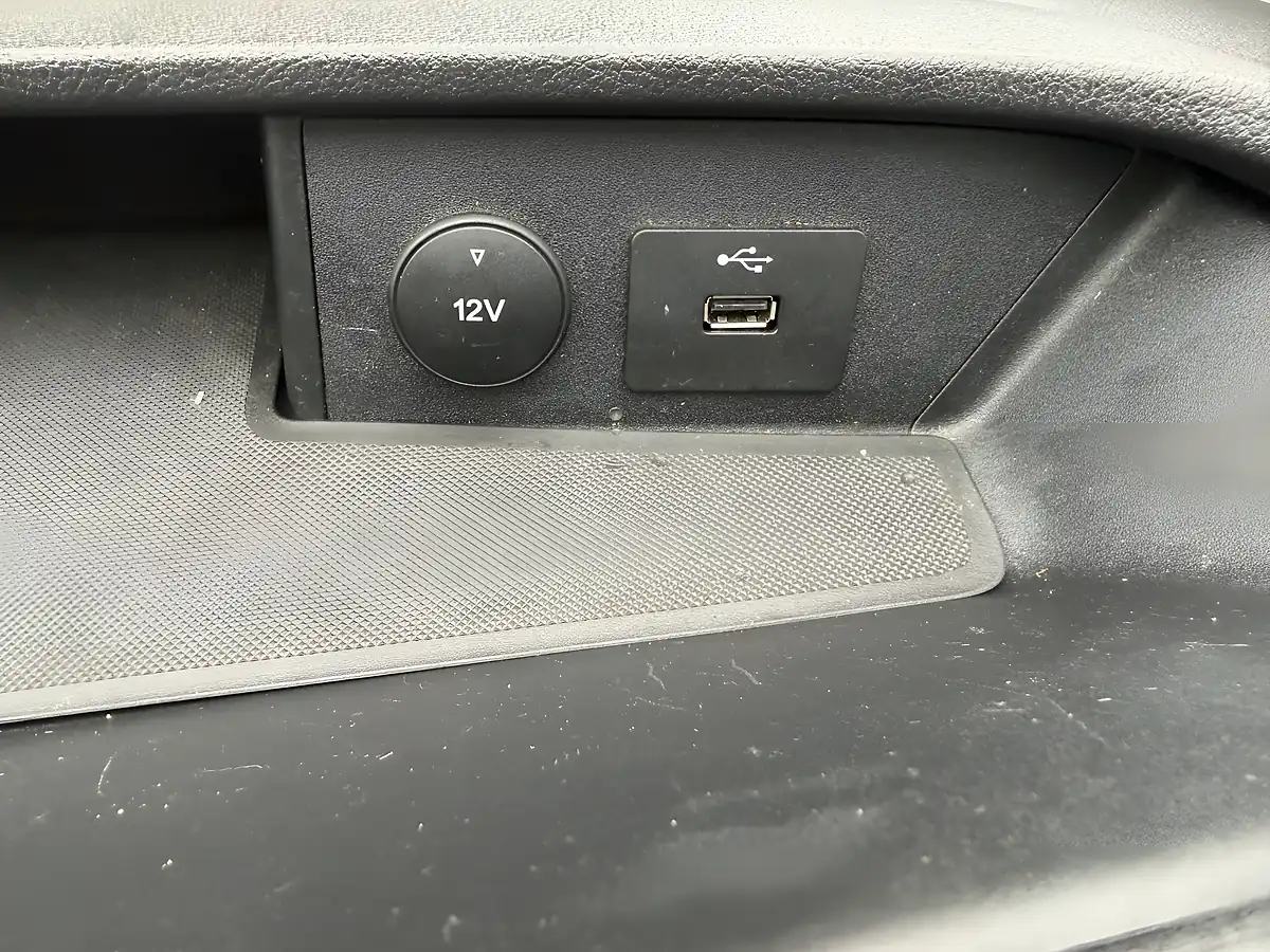 Used 2019 Ford Transit Custom Combi Van White - Interior and Exterior details 19