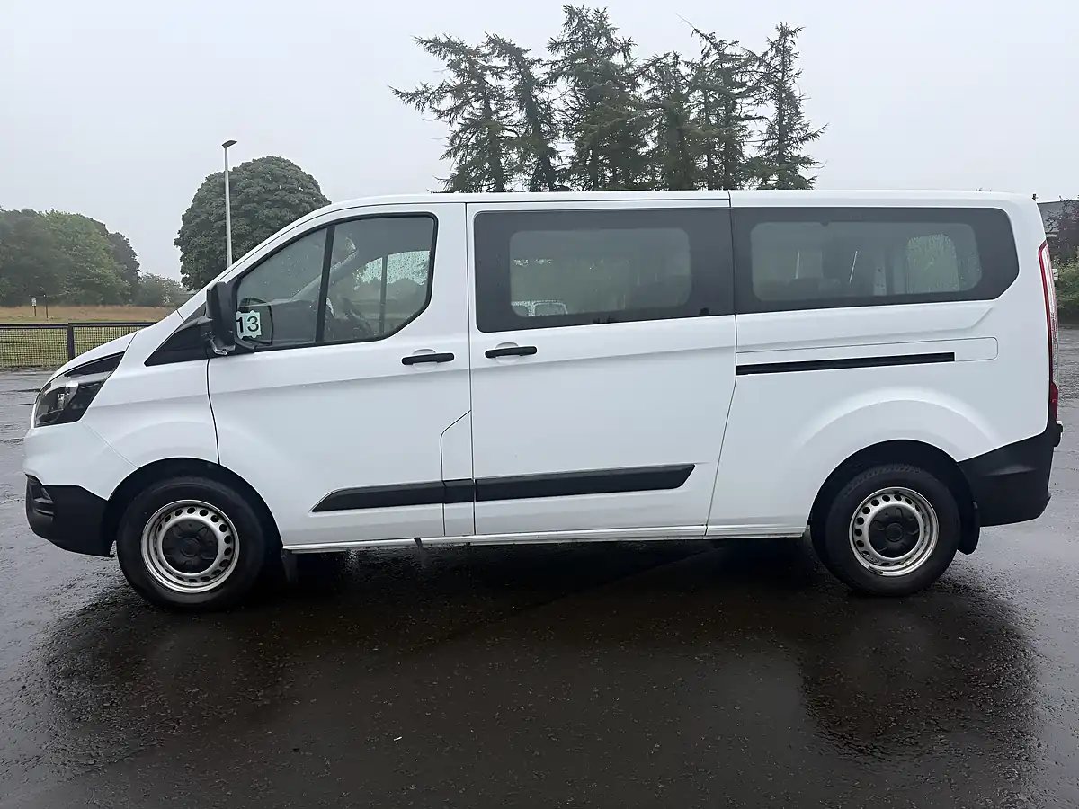 Used 2019 Ford Transit Custom Combi Van White - Interior and Exterior details 4