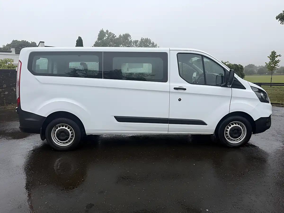 Used 2019 Ford Transit Custom Combi Van White - Interior and Exterior details 9