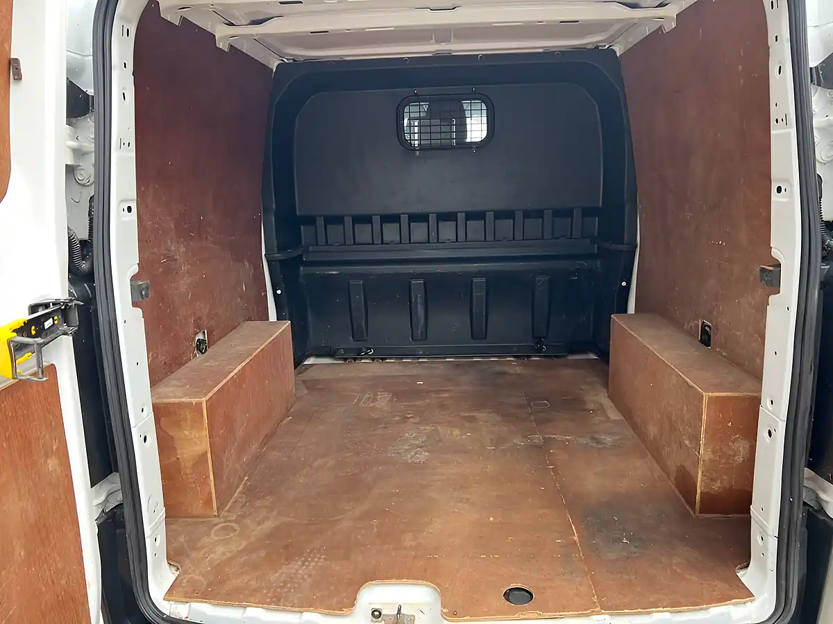 Used 2019 Ford Transit Custom Crew Van Double Cab White - Interior and Exterior details 14