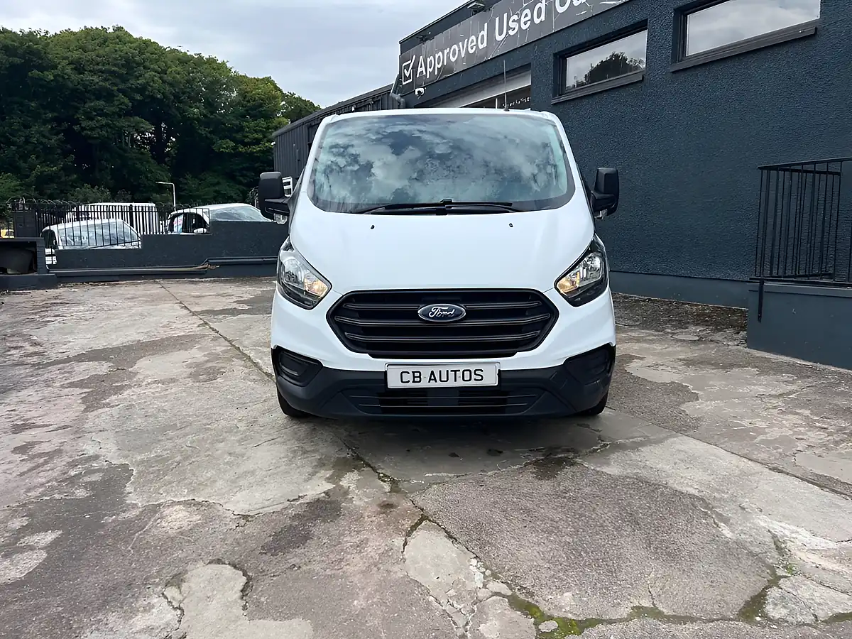 Used 2019 Ford Transit Custom Crew Van Double Cab White - Interior and Exterior details 2
