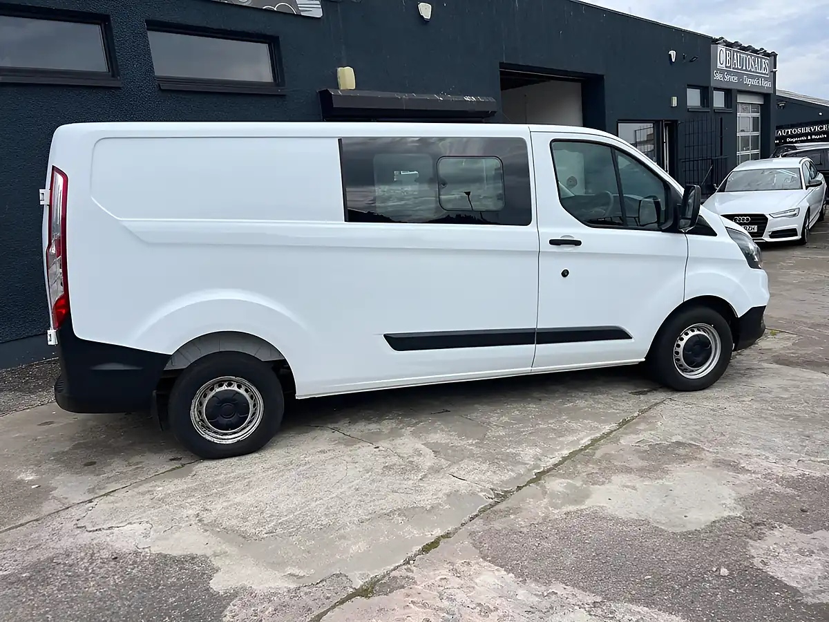 Used 2019 Ford Transit Custom Crew Van Double Cab White - Interior and Exterior details 3