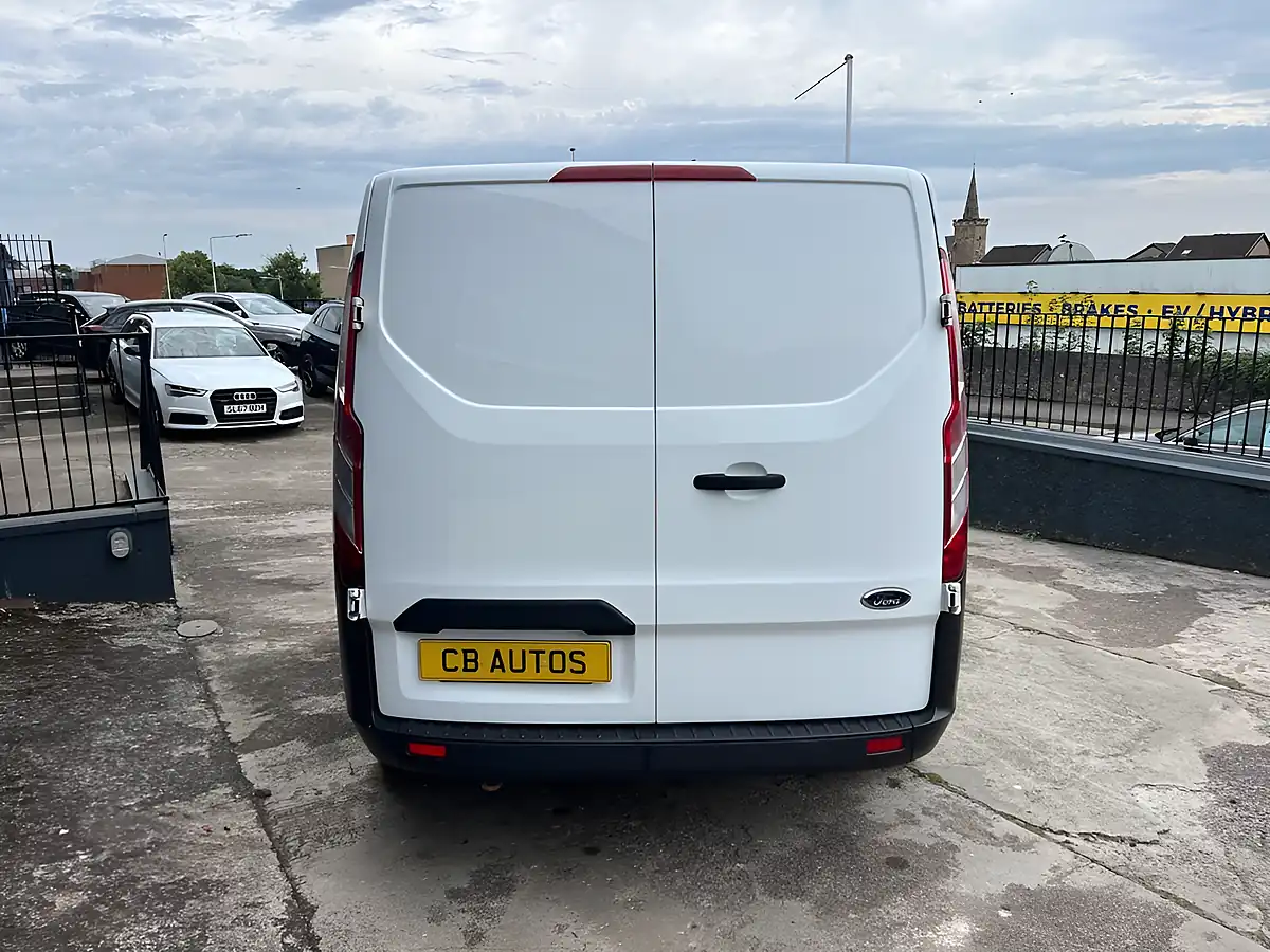 Used 2019 Ford Transit Custom Crew Van Double Cab White - Interior and Exterior details 5