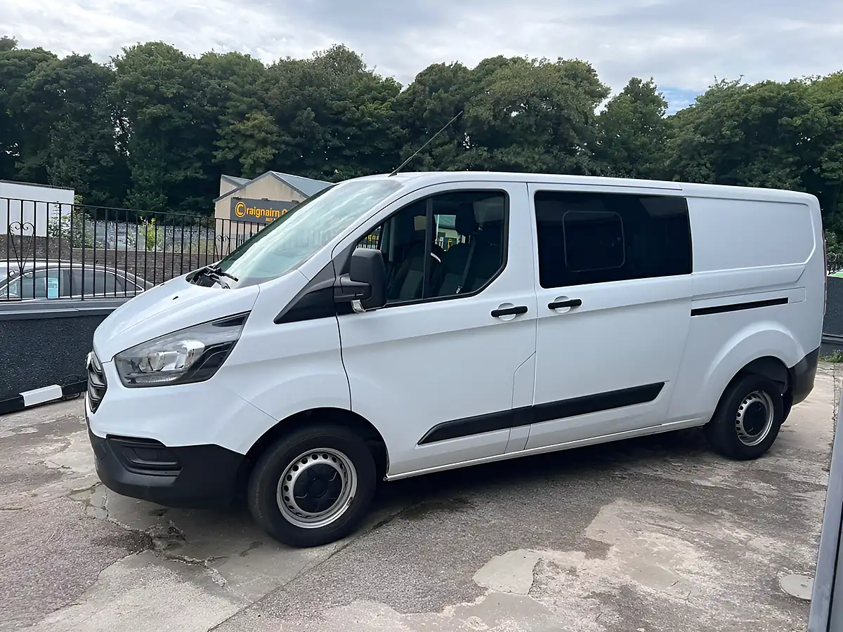 Used 2019 Ford Transit Custom Crew Van Double Cab White - Interior and Exterior details 7