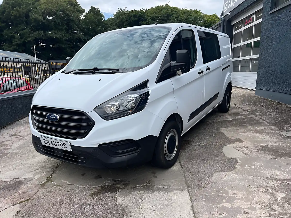 Used 2019 Ford Transit Custom Crew Van Double Cab White - Interior and Exterior details 8