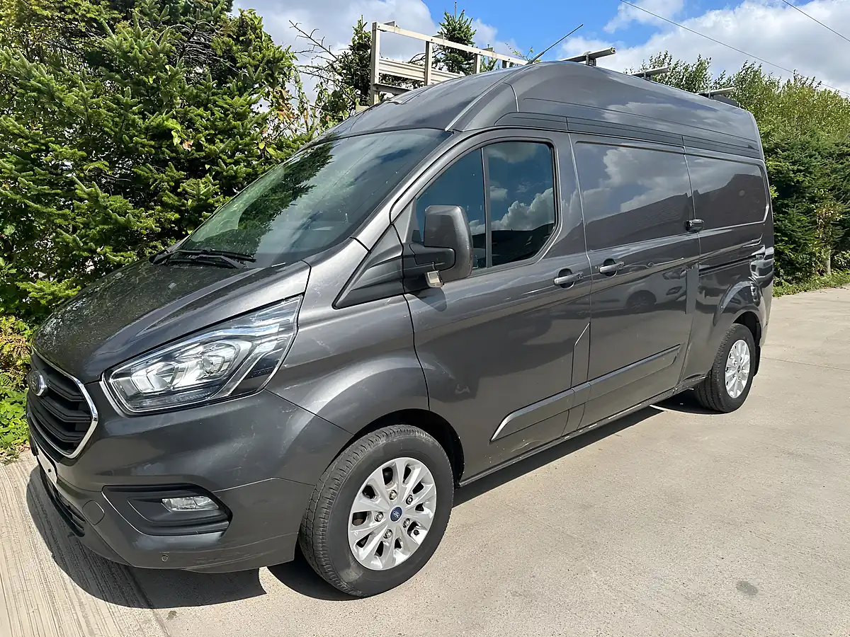 Used 2019 Ford Transit Custom - Front View