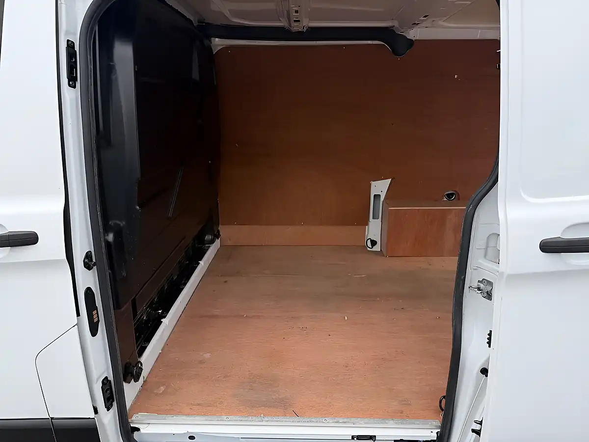 Used 2019 Ford Transit Custom L1 H1 Swb White - Interior and Exterior details 10