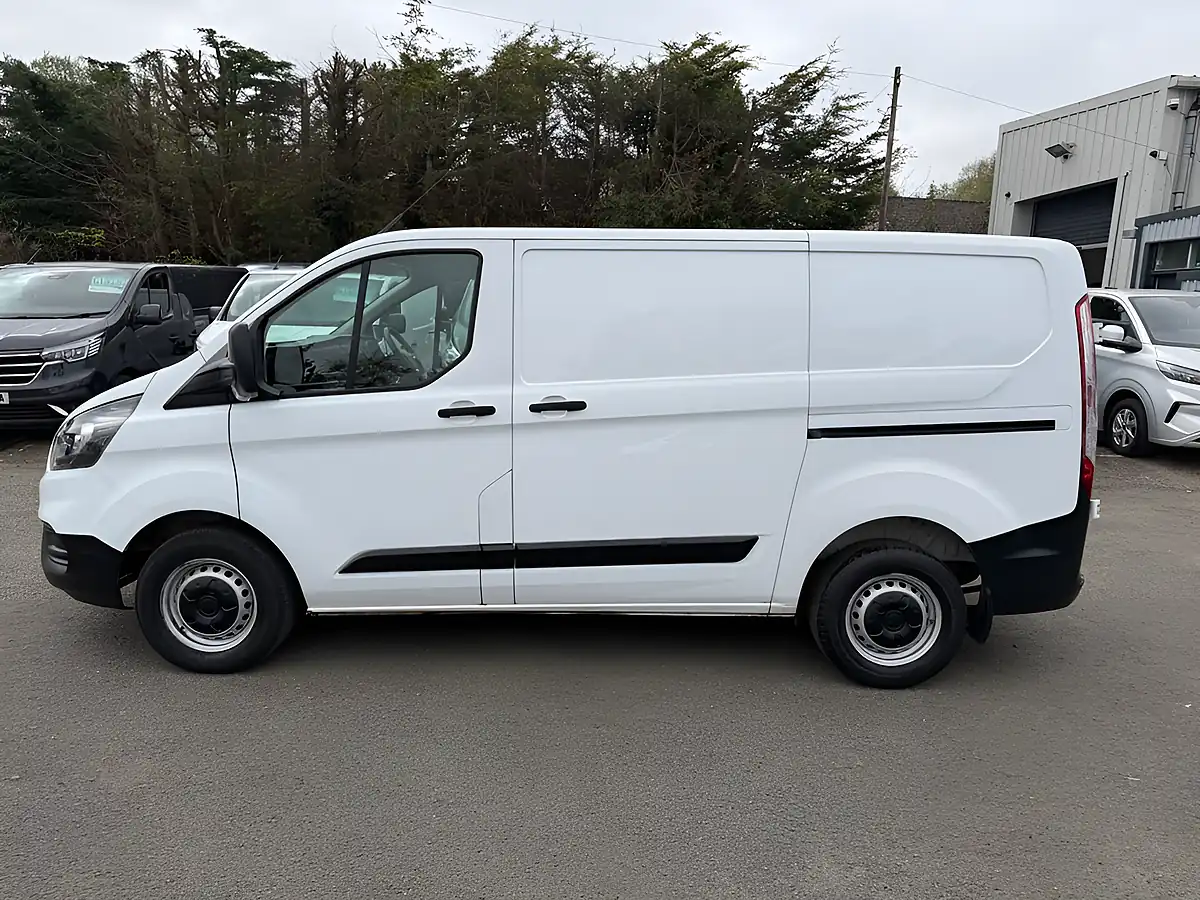 Used 2019 Ford Transit Custom L1 H1 Swb White - Interior and Exterior details 17