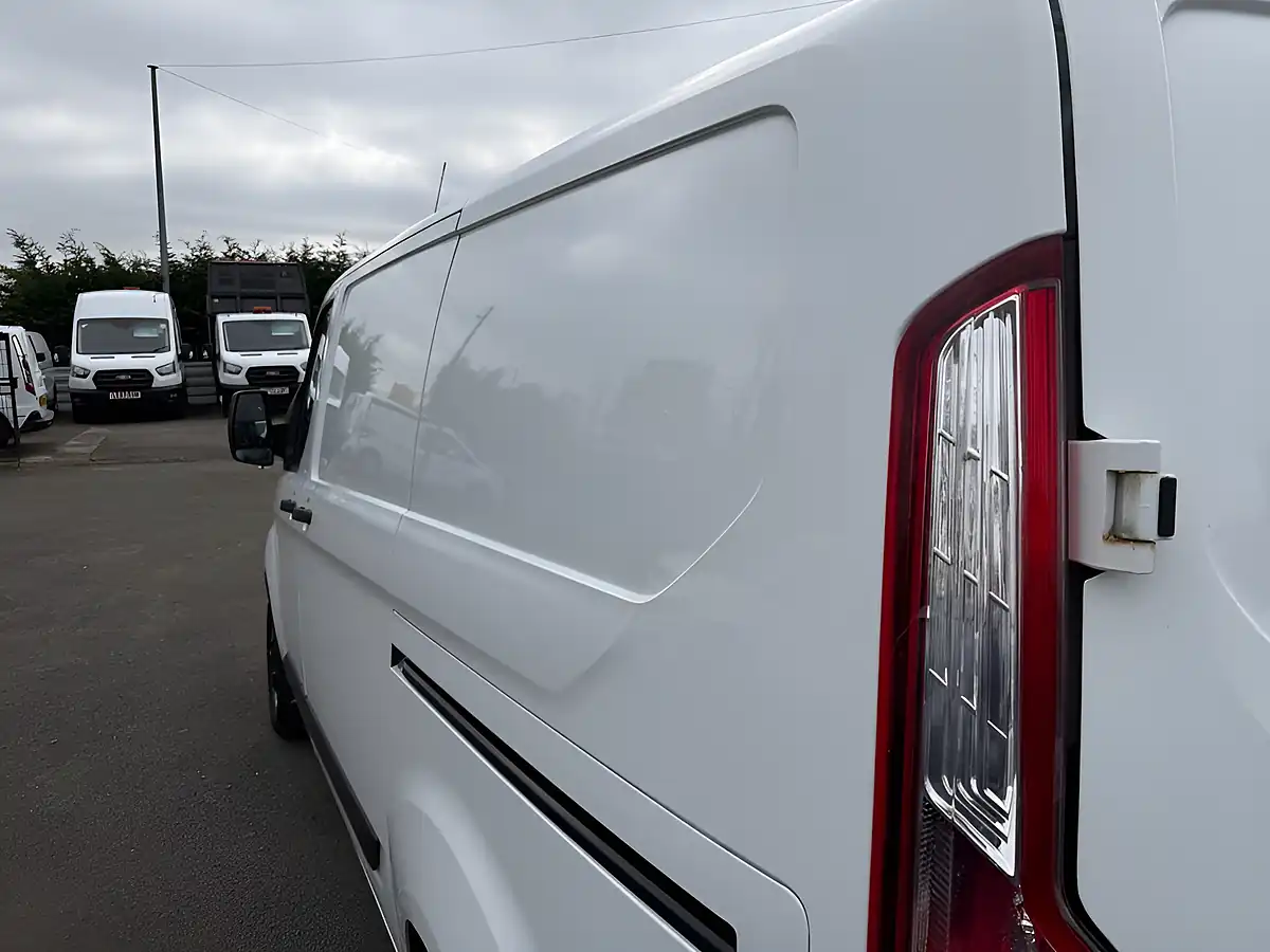 Used 2019 Ford Transit Custom L1 H1 Swb White - Interior and Exterior details 19