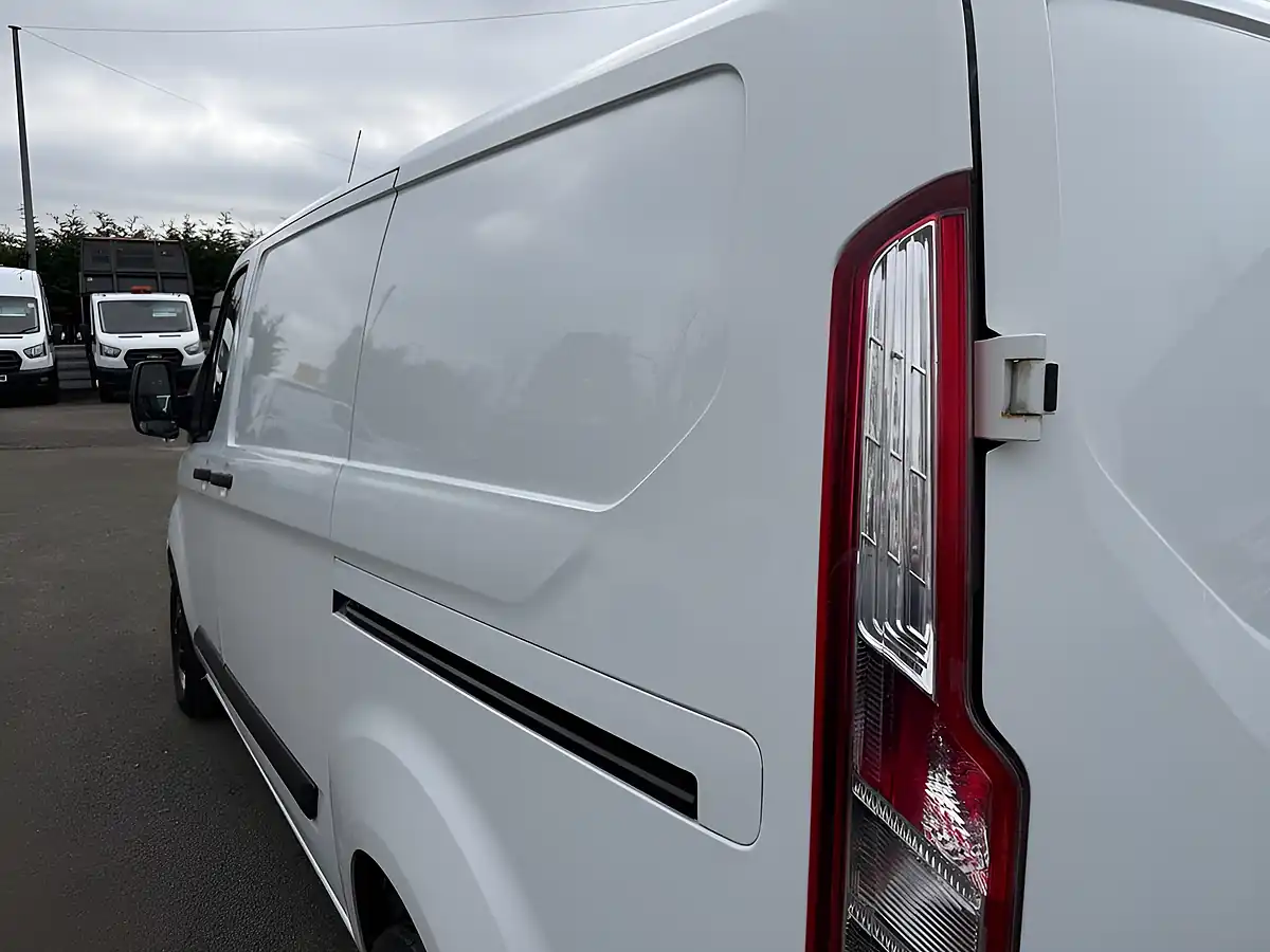 Used 2019 Ford Transit Custom L1 H1 Swb White - Interior and Exterior details 20