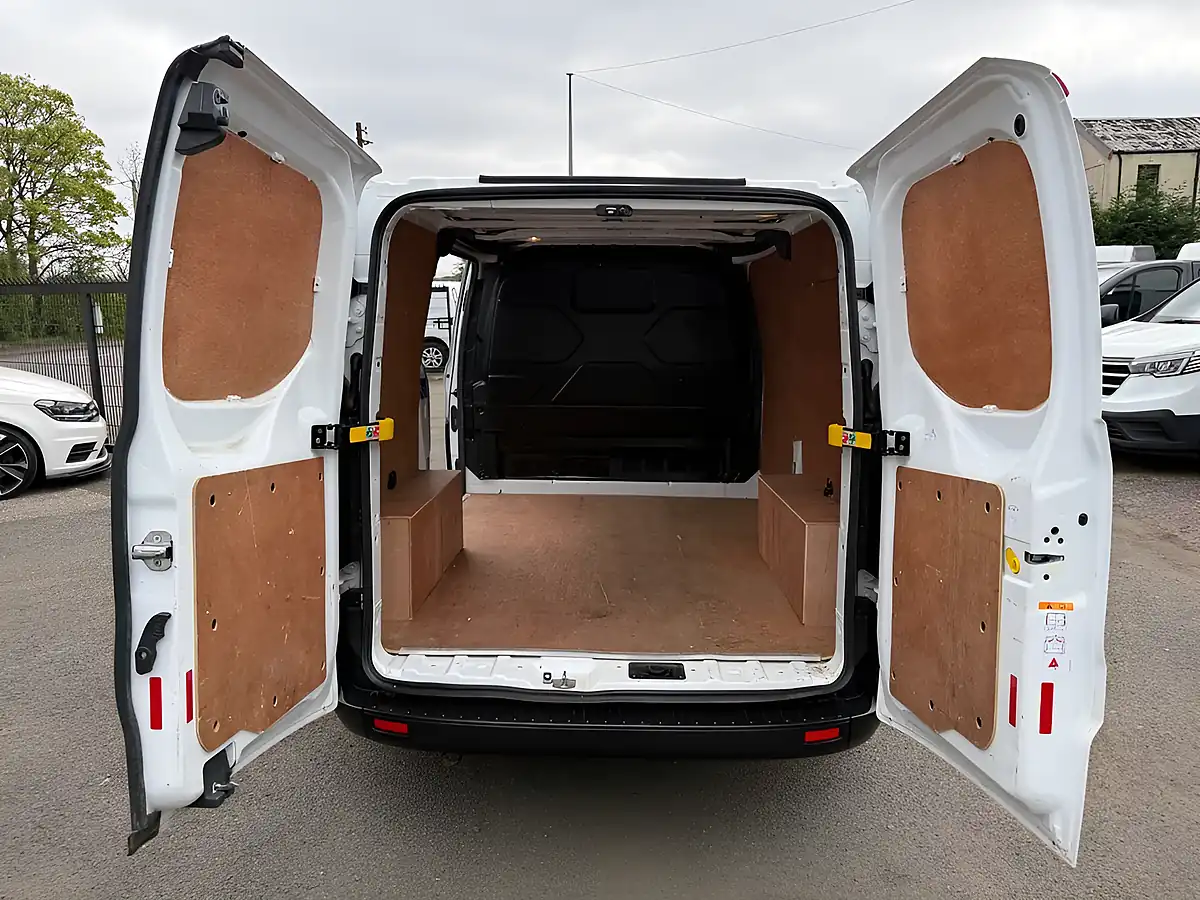 Used 2019 Ford Transit Custom L1 H1 Swb White - Interior and Exterior details 4