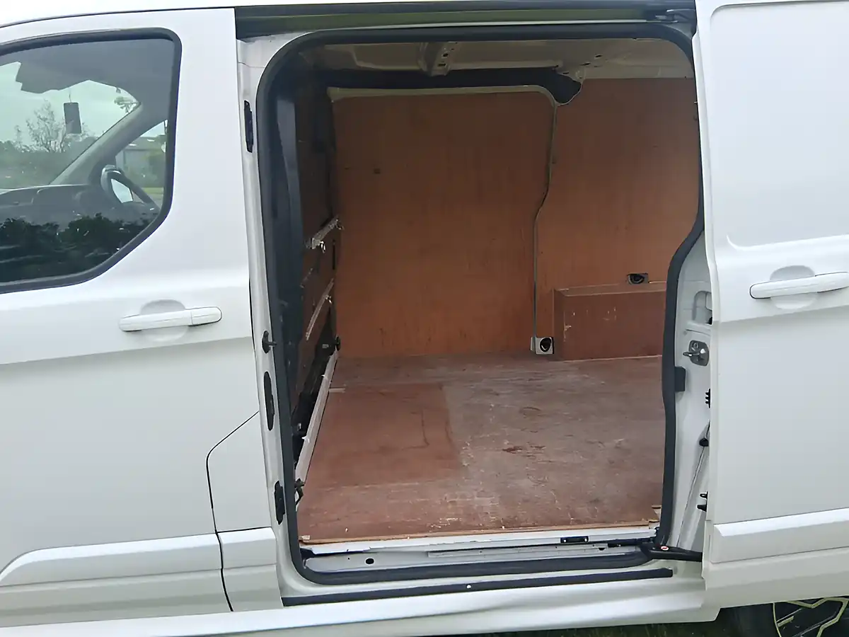 Used 2019 Ford Transit Custom Leader White - Interior and Exterior details 10