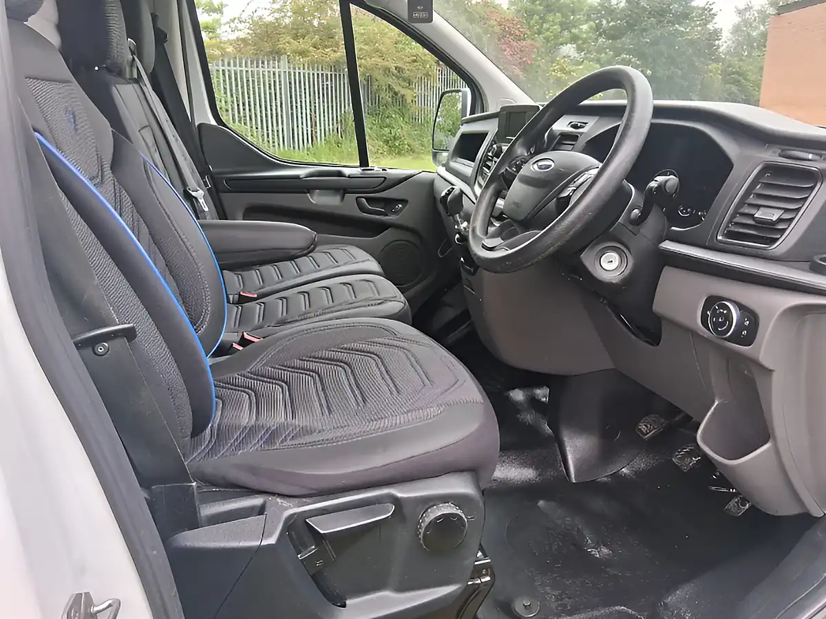 Used 2019 Ford Transit Custom Leader White - Interior and Exterior details 11