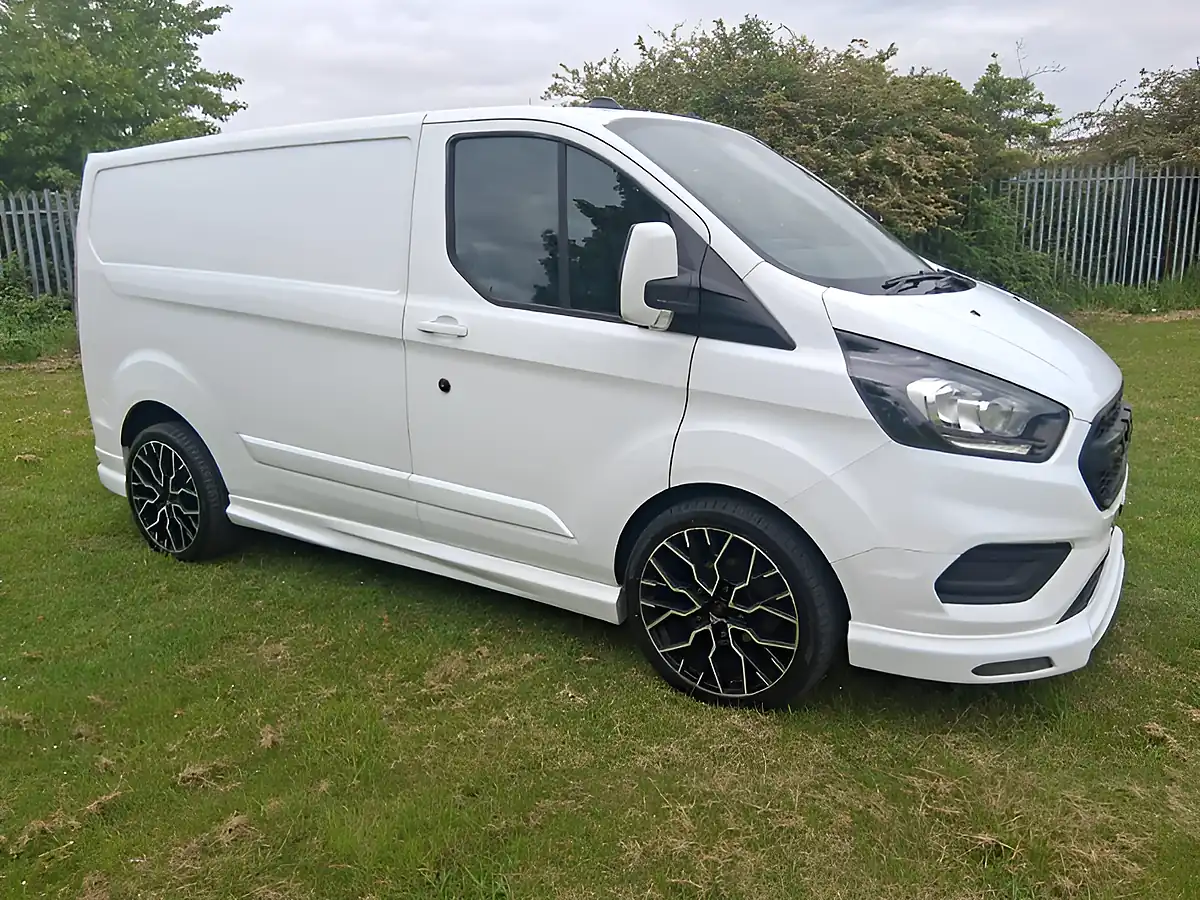 Used 2019 Ford Transit Custom Leader White - Interior and Exterior details 7