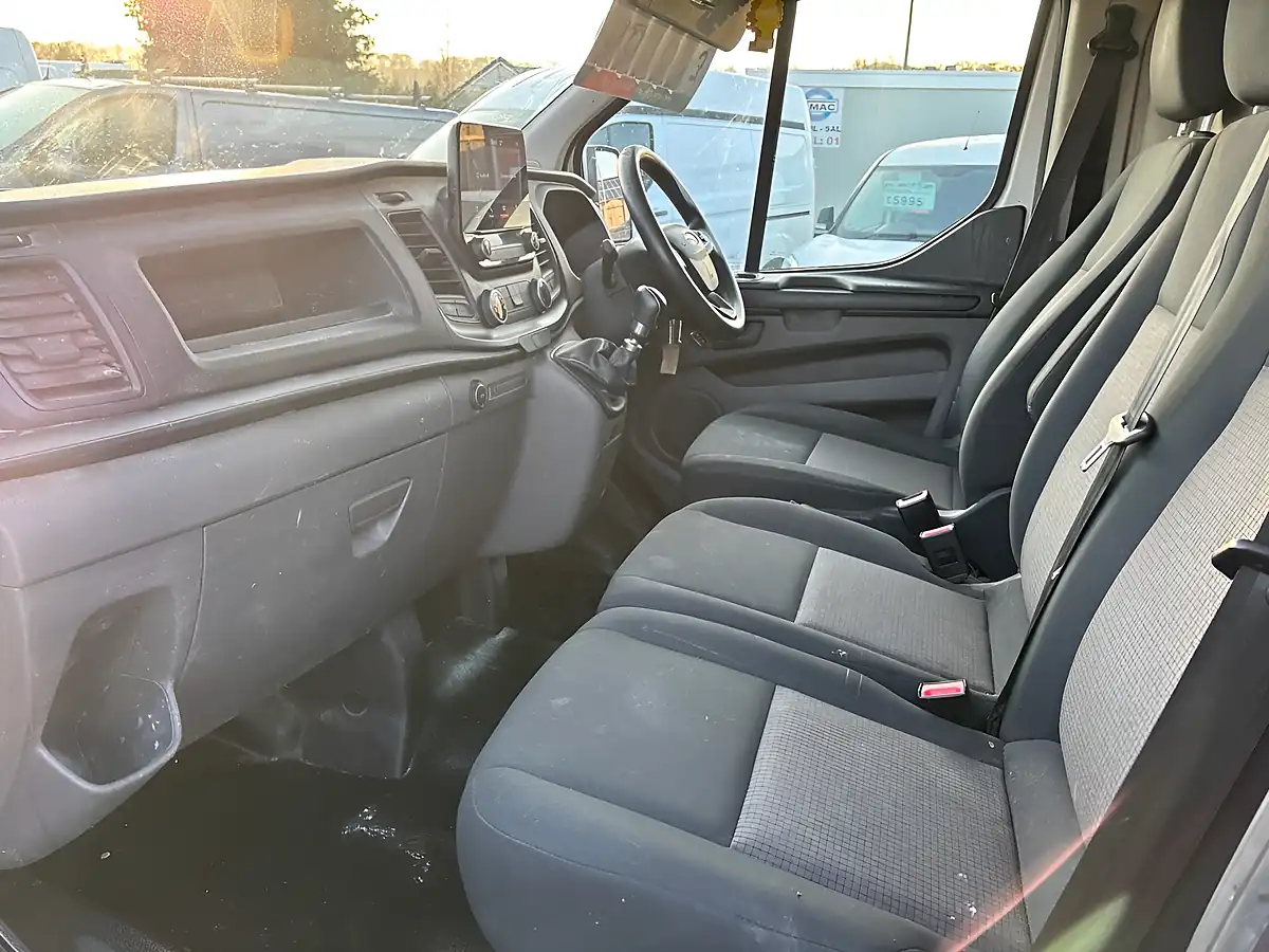 Used 2019 Ford Transit Custom Leader White - Interior and Exterior details 11