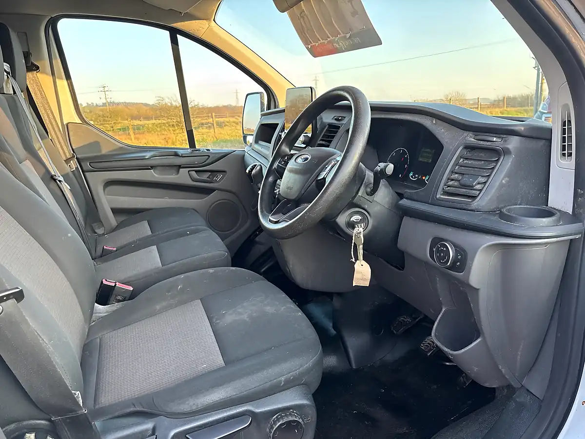 Used 2019 Ford Transit Custom Leader White - Interior and Exterior details 12