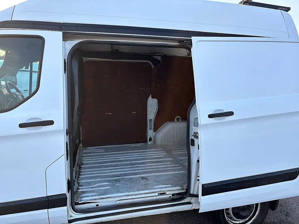 Used 2019 Ford Transit Custom Leader White - Interior and Exterior details 9