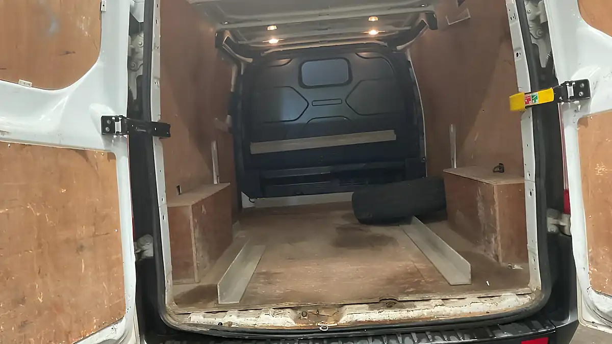Used 2019 Ford Transit Custom Leader White - Interior and Exterior details 9