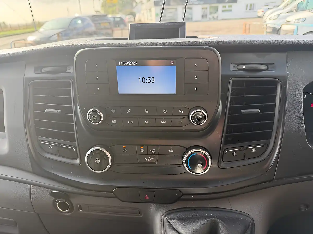 Used 2019 Ford Transit Custom Leader White - Interior and Exterior details 14